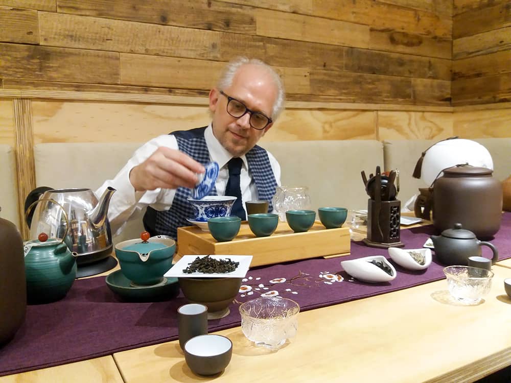 Il Tea Sommelier Luciano Riccini o Ricci - Emotional Tea Experience La Pianta del Tè